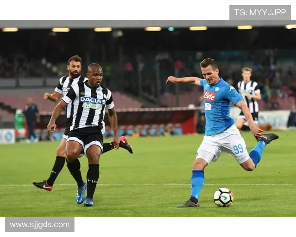 那不勒斯中场组织