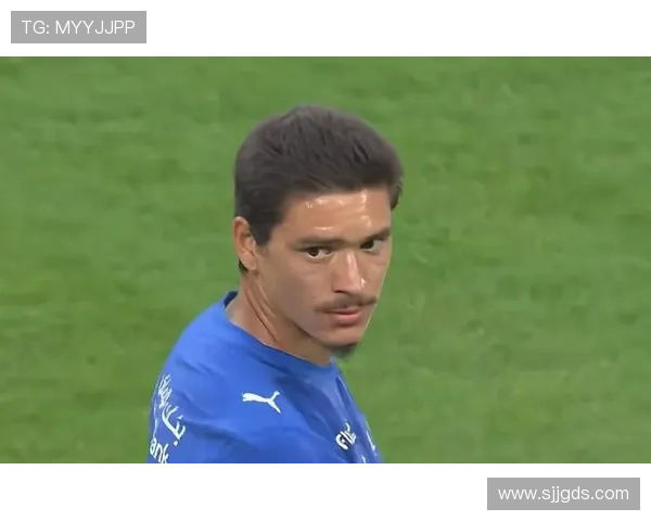 努涅斯：边路冲击手还是中路终结者？角色定位困境解析