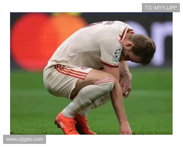 拜仁防守体系漏洞频出,持续稳定性问题对争冠形势产生影响 拜仁防守体系漏洞频出,持续稳定性问题对争冠形势产生影响