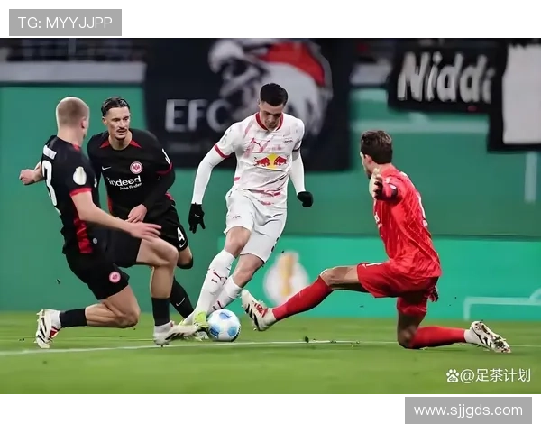 那不勒斯欧冠晋级面临考验,阶段性表现制约争冠形势发展 那不勒斯欧冠晋级面临考验,阶段性表现制约争冠形势发展