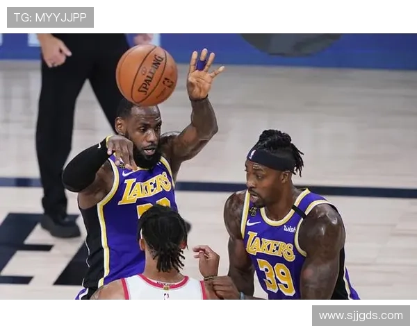 安东尼·戴维斯低位单打效率提升拉开与传统内线差距